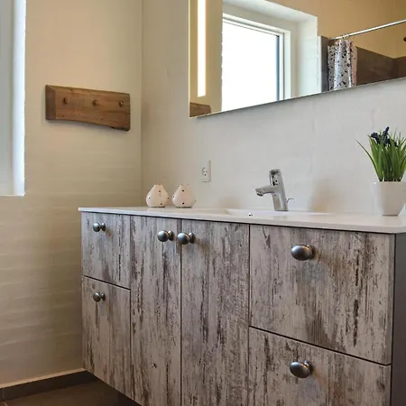 In With Sauna ثيستد