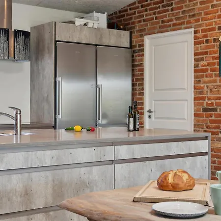 度假居 In With Sauna