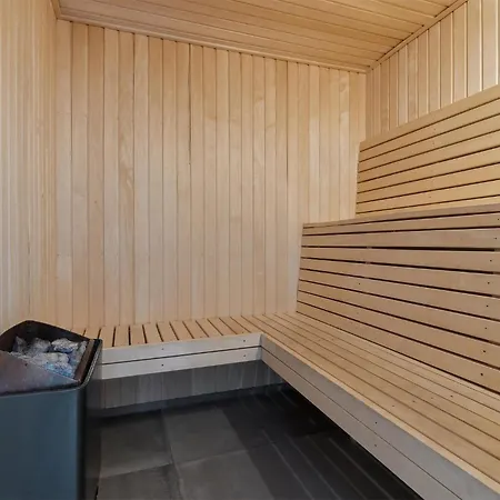 In With Sauna بيت للعطل ثيستد