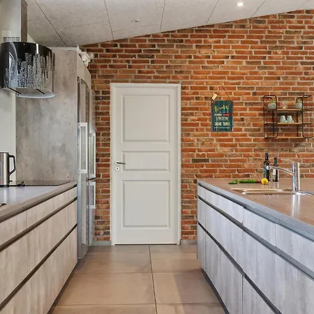 度假居 In With Sauna