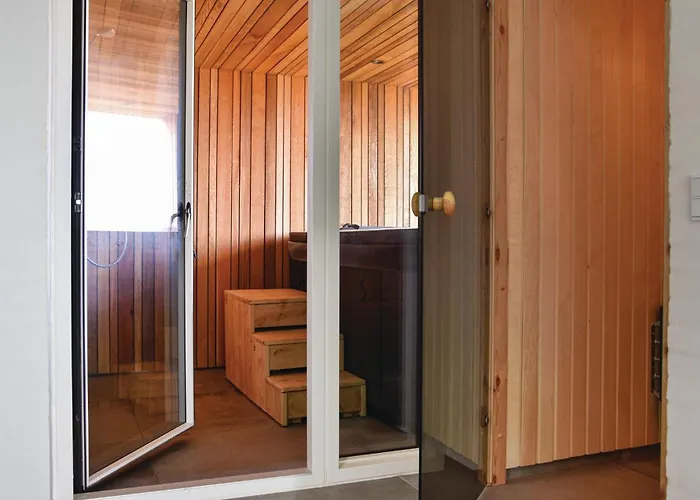 In With Sauna *